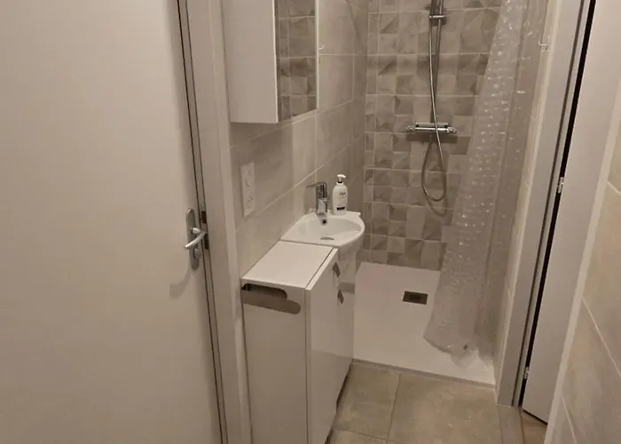 La De Celine בית אירוח Curzon